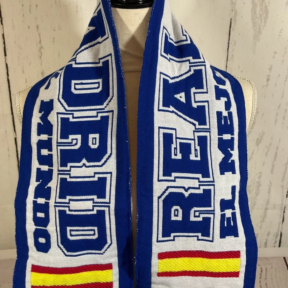 Real Madrid CF Official Soccer Futbol Knit Scarf El Mejor Club Del Mundo Spain